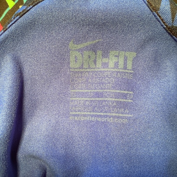 Nike Racerback Workout Tank - Picture 4 of 4